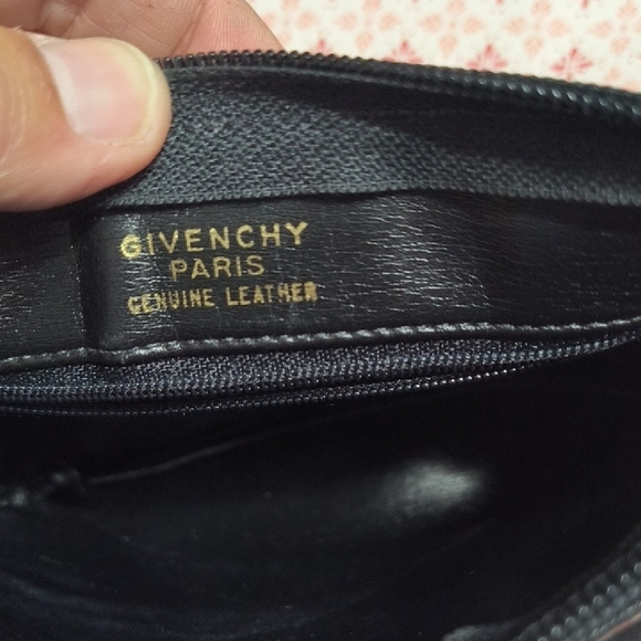 Givenchy Authentic Black Shoulder Bag💕 (B4) - Picture 4 of 4